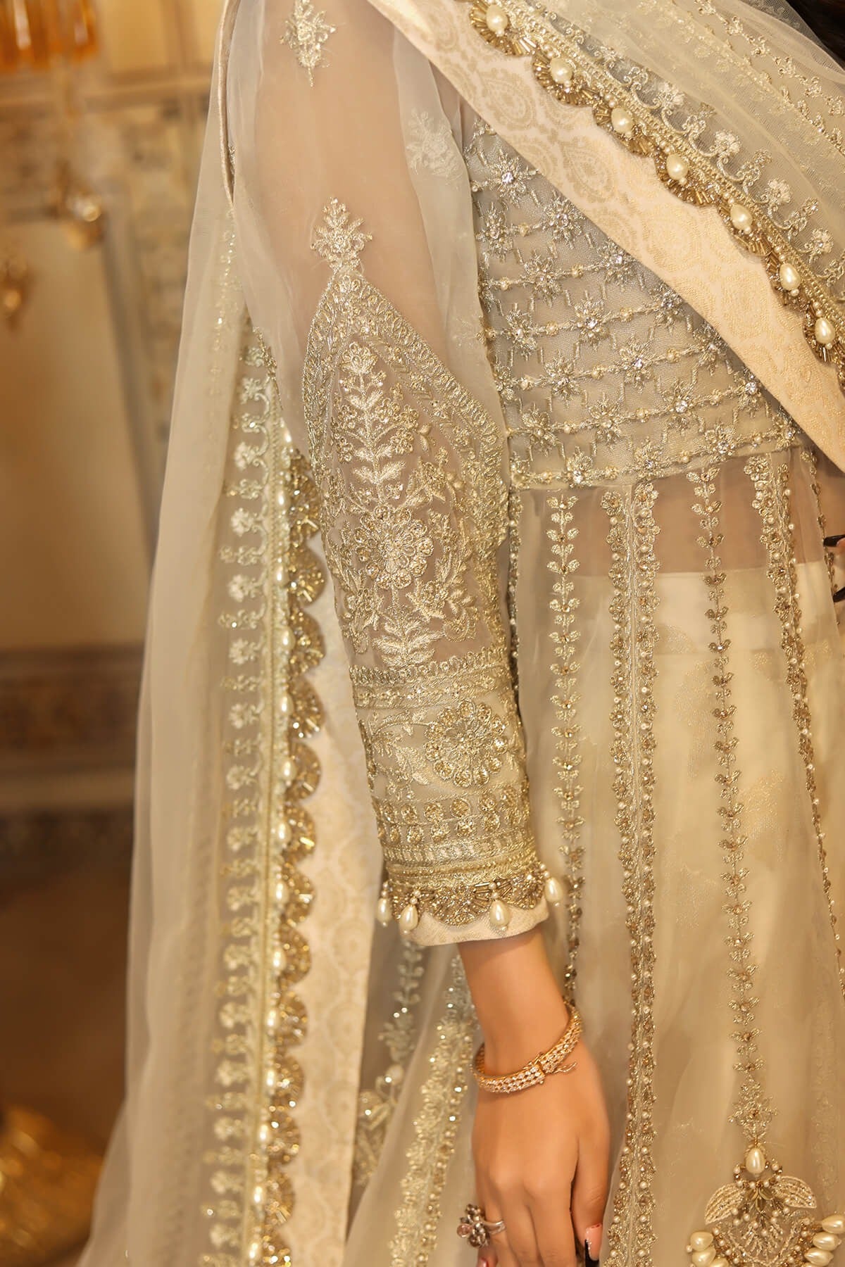 Nooraniat | D6-Rose White